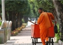 کارگرانی که گرسنه سر بر بالین می‌گذارند