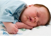 رفع بی‌خوابی در کودکان با گلاب و بزرگسالان با شیر برنج