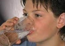 چه زمانی آب سرد و چه زمانی آب گرم بنوشیم؟