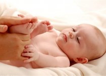 ماساژ کف پای نوزادان راهی برای کاهش دردهای شکمی