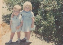 دختر قربانی: پدرم به من تجاوز می‌کرد، پلیس می‌خندید! + عکس