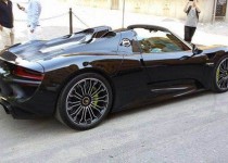 تصاویر خودرو لوکس ستاره مشهور فوتبال