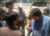 بازدید میدانی مسئولین استانی از پروژه لوله گذاری آب در خیابان امام خمینی(ره) در زاهدان+ تصاویر