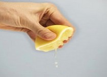 برای بوی خوش دهان آبلیمو بخورید