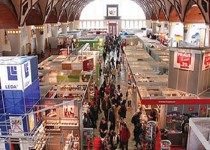 سخنرانی رشدی تا ساعاتی دیگر در فرانکفورت/ اندونزی انصراف نداد/ نشست خبری سلمان رشدی لغو شد