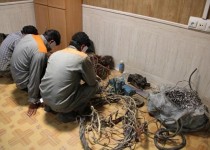 باند چهارنفره سارقان حرفه ای منهدم شد/ سارقان یکصد فقره سرقت از سیم های برق در زاهدان به دام افتادند