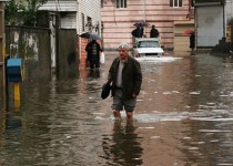 حکایت آب‎های سرگردانی که میهمان ناخوانده منازل و معابر می‌شوند/ چه کسی مسئول است؟