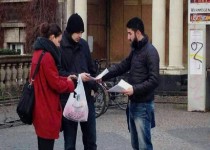 جوان آمریکایی: ما آمریکاییها به کمک شما ایرانی ها نیازمندیم/ جوان ژاپنی: شرق هم تشنه مفاهیم نامه رهبر انقلاب است