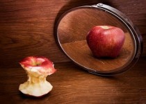 اگر خودشیفته اید بخوانید!/ از عطش تمجید،تا دروغگویی و بزرگنمایی