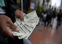 عملیات ضربتی پلیس جواب نداد/دلالان همچنان مشغول فعالیت در خیابان فردوسی