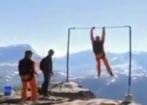 فاجعه هنگام انجام حرکات نمایشی رخ داد + فیلم