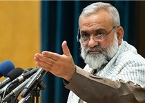 عشایر شیعه و سنی پوزه تکفیری‌ها را به خاک زده‌اند/وابسته دانستن آب و نان به ابرقدرتها خلاف فلسفه انقلاب است