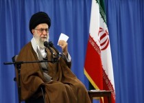 ایستادن بانوی ورزشکار بر سکوی قهرمانی با حجاب کامل اسلامی افتخاری بالاتر از قهرمانی است