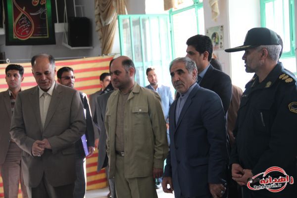 استاندار سیستان وبلوچستان در انتخابات مجلس شورای اسلامی و خبرگان رهبری شرکت کرد+ تصاویر