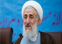 اقتصاد مقاومتی نه به «تسلیم» و «تحریم» است/ به حکم قرآن باید قدرت دفاعی را افزایش دهیم