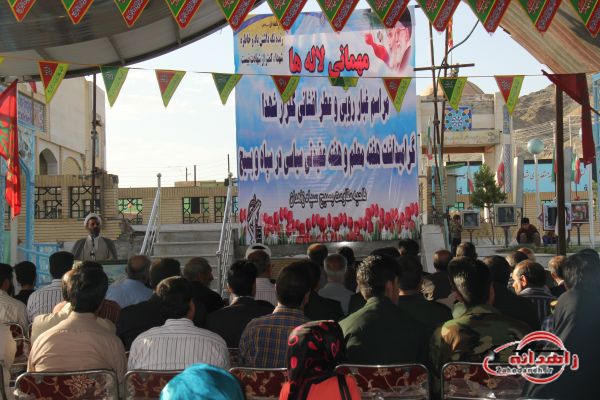 غبار روبی و عطر افشانی گلزار شهدا در زاهدان