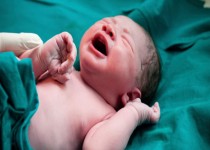 نجات نوزاد رها شده در قبرستان زاهدان