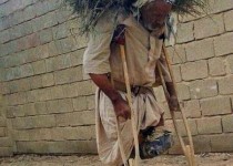 حدس بزنید فیش حقوقی ایشان چقدر است؟!