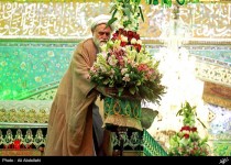 تعویض گلهای ضریح مطهر امام رضا(ع)+ عکس