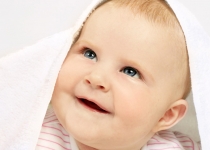 خوراکی‌هایی که نوزادتان را زیبا می‌کند