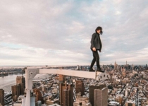 دیدن کارهای این پسر جوان سرتان را به درد می‌آورد+تصاویر