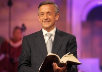 رابرت جفرس کیست و چرا ترامپ او را دوست دارد؟ +عکس