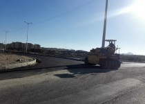 خیابان شهدای گمنام مهرشهر زاهدان آسفالت شد/ زخم های عمیق یکی پس از دیگری دهان باز می کند