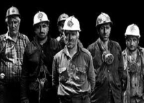 حقوق 96 کارگران فعلا اعلام نشده است/ حقوقی که دولت به کارگران می دهد برای زندگی زیر خط فقر است