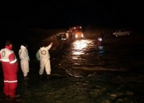 نجات مادر باردار گرفتار در سیلاب شهرستان دلگان