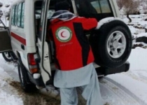 کودک خردسال گرفتار شده در برف دامنه تفتان نجات یافت + عکس