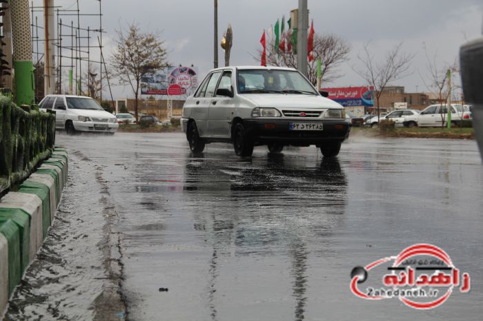 نفس خیس باران هوای شهر را تازه کرد