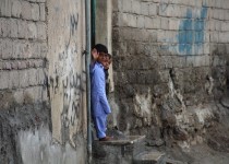 توزیع ۲۰۰دست لباس گرم در حاشیه شهر زاهدان