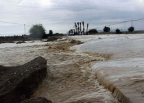 مسئولان کشوری حاضر در سیستان و بلوچستان لازم بود با مردم سیل زده همدردی می کردند/ خدمات رسانی به آسیب دیدگان صورت نمی گیرد