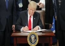 ترامپ فرمان «غربالگری مهاجرین از کشورهای مسلمان» را امضا کرد/ ورود اتباع ایران ۹۰ روز تعلیق شد