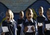 اصلاح مو به روش قرون وسطا در مدارس دلگان+ عکس