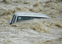 سیستان و بلوچستان در محاصره سیل/ قطع ارتباط مخابراتی و برق مناطق سیل‌زده/ سرما بلای جان مردم شد
