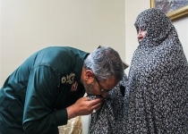 گفت‌وگوی تاثیرگذار سردار غیب‌پرور با خانواده شهید/سردار غیب‌پرور: فرزندتان در معراج الشهدا است