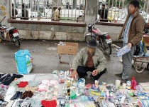 حراج حقوق شهروندی ارمغان دستفروشی در زاهدان/ پای قانون در برخورد با سد معبر لنگ می زند