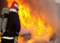 مهارآتش سوزی دربانک پاسارگاد زاهدان/ علت آتش سوزی اتصال برق در قسمت کنتور بود+عکس