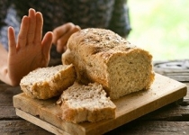 «بیماری سلیاک» در کمین دختران جوان/ علائم مرموز سلیاک را بشناسید!