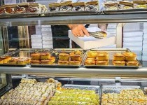 تورم به جان خوراکی ها افتاد/ مردم از تفاوت قیمت در قنادی ها گلایه دارند