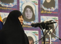 شهدا محور وحدت هستند/ امروز الگوی ما حضرت زینب(س) است