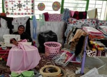 بازار سوزن دوزی در انحصار چشم بادامی ها/ اشتغالزایی برای40 نفر دستاورد بانوی کارآفرین خاشی