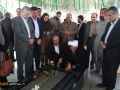 غبارروبی قبور گلزار شهدای زاهدان توسط اعضای کمیسیون فرهنگی مجلس