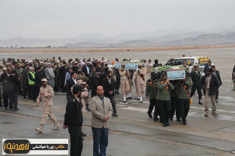 مراسم استقبال از 3شهید گمنام در فرودگاه زاهدان