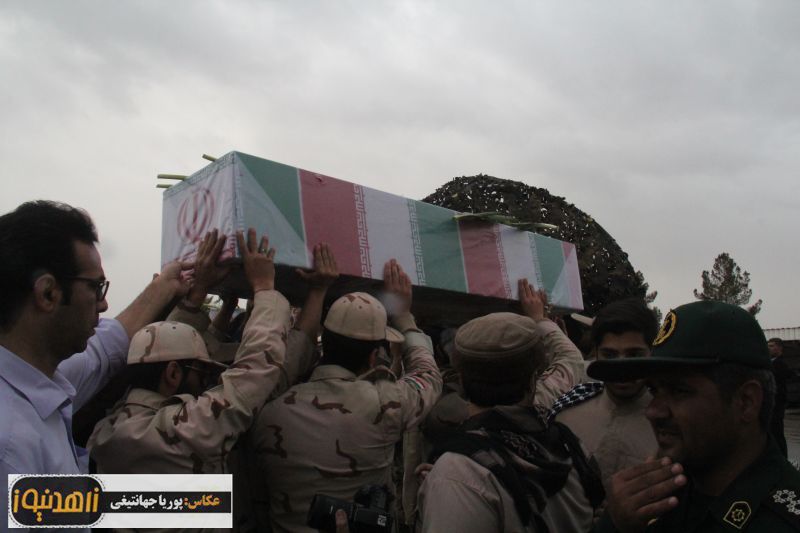 مراسم استقبال از 3شهید گمنام در فرودگاه زاهدان