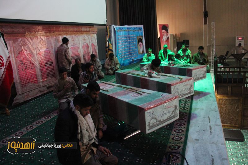 وداع خادمان شهدا با پیکر سه شهید گمنام در زاهدان