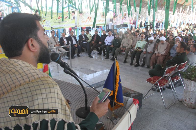 برگزاری مراسم غبار روبی مزار شهدا در زاهدان