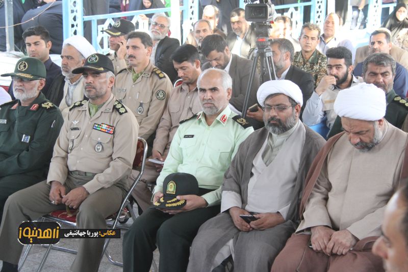 برگزاری مراسم غبار روبی مزار شهدا در زاهدان