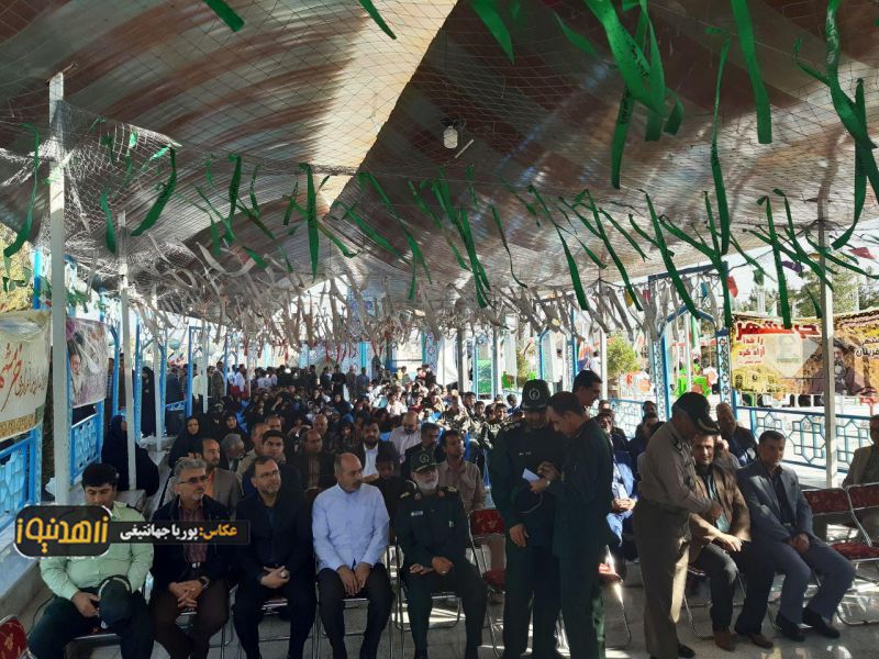 برگزاری مراسم غبار روبی مزار شهدا در زاهدان